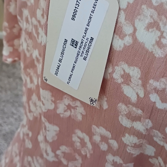 Hem & Thread Floral Ruched Front Top S Blush - Picture 11 of 11